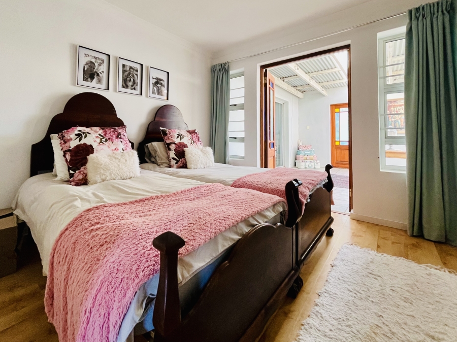 3 Bedroom Property for Sale in Sandbaai Western Cape